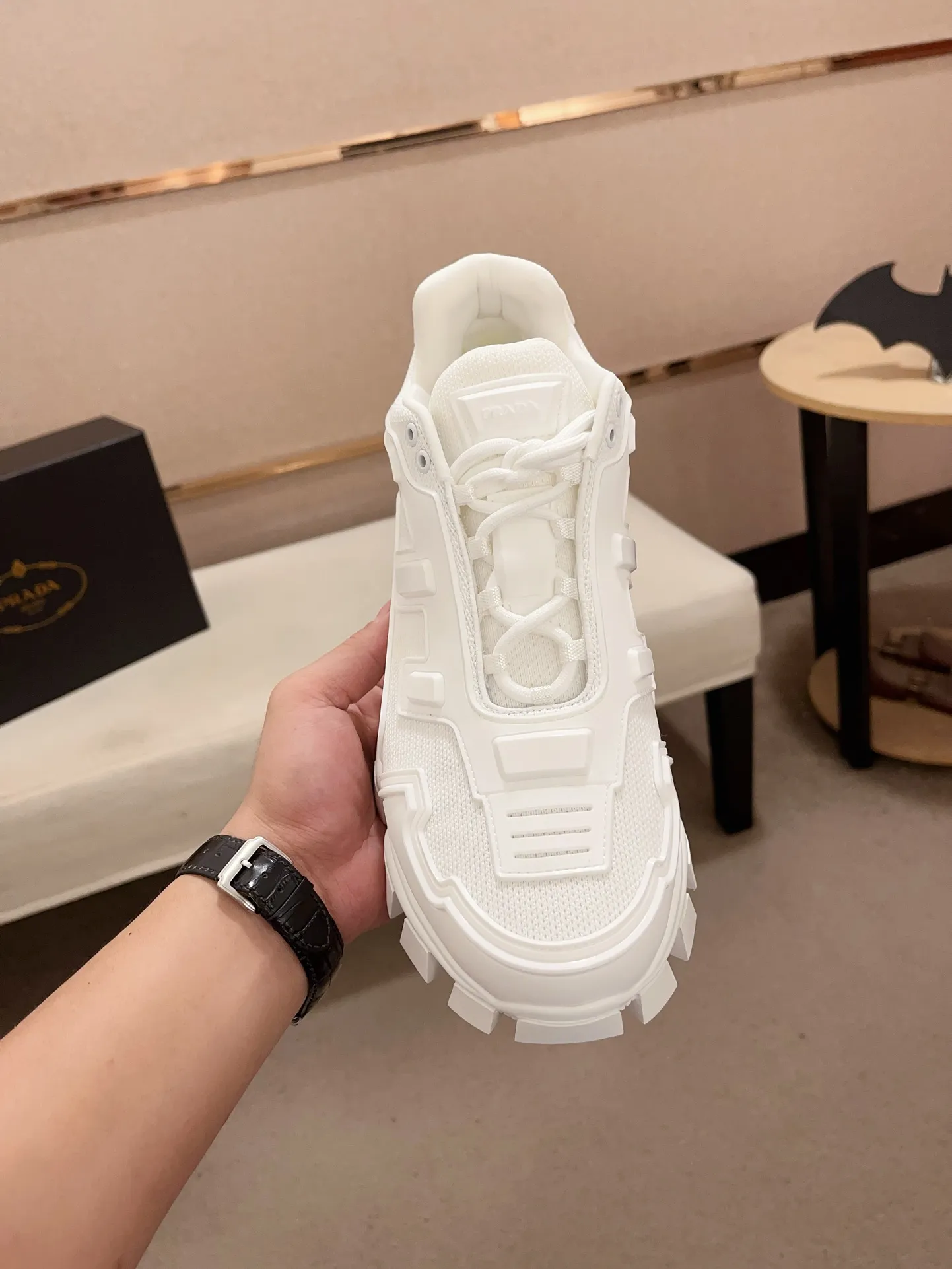 Men's Men's Shoes 💰 620💰 ✔️✔️✔️High-quality new PRADA counters are launched at the same time. The new men's shoes and 😘fabrics are selected from first-layer cowhide. Lining: imported elastic mesh➕cowhide lining. 👍🏿High-end☄️Open-molded non-slip rubber outsole, exquisite lines, simple and elegant, comfortable and high-end for leisure travel. Number of yards: 38 to 44.